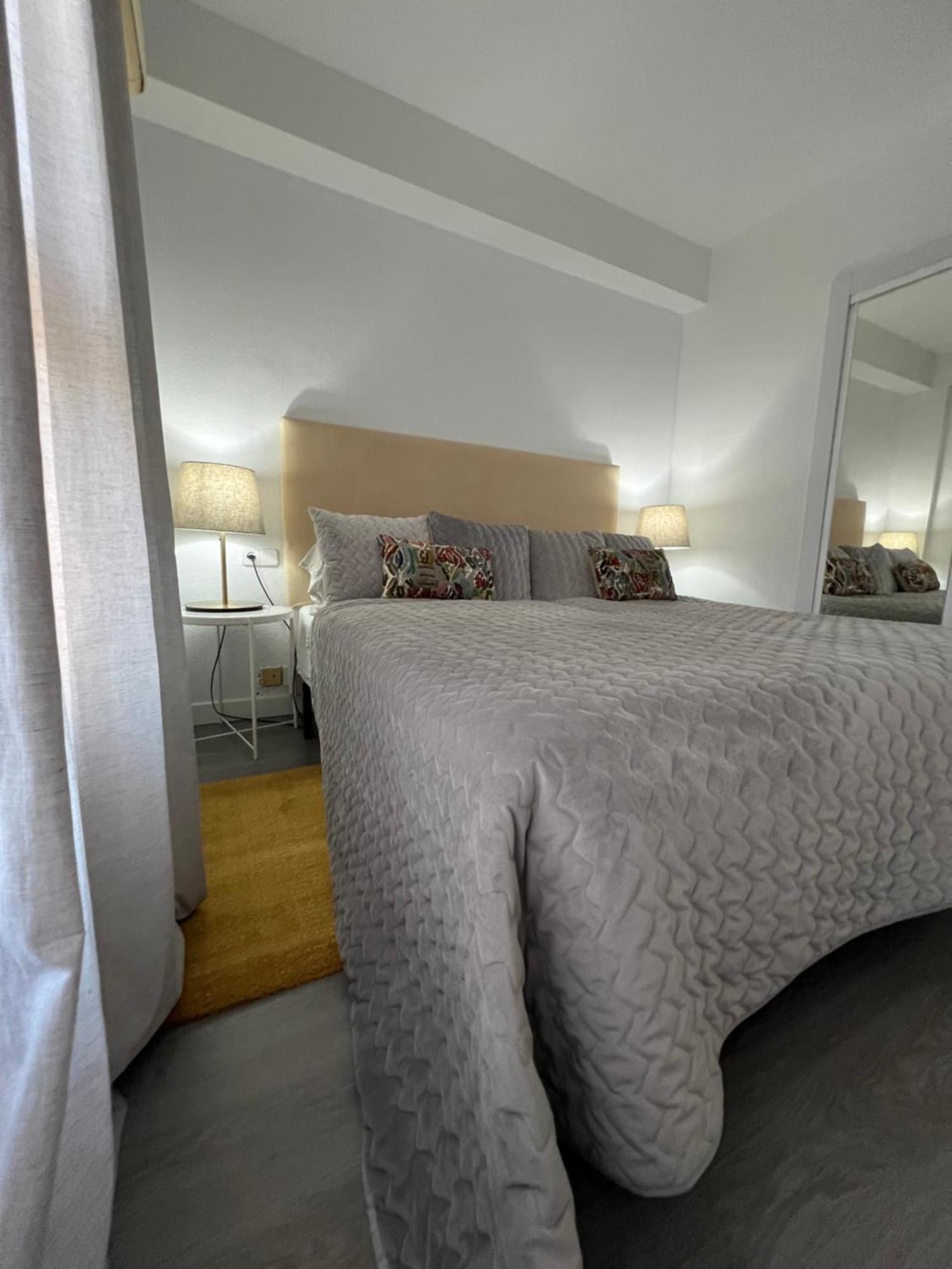 Torres De Aloha 2 Bdr Puerto Banus Apartment Marbella Exterior foto