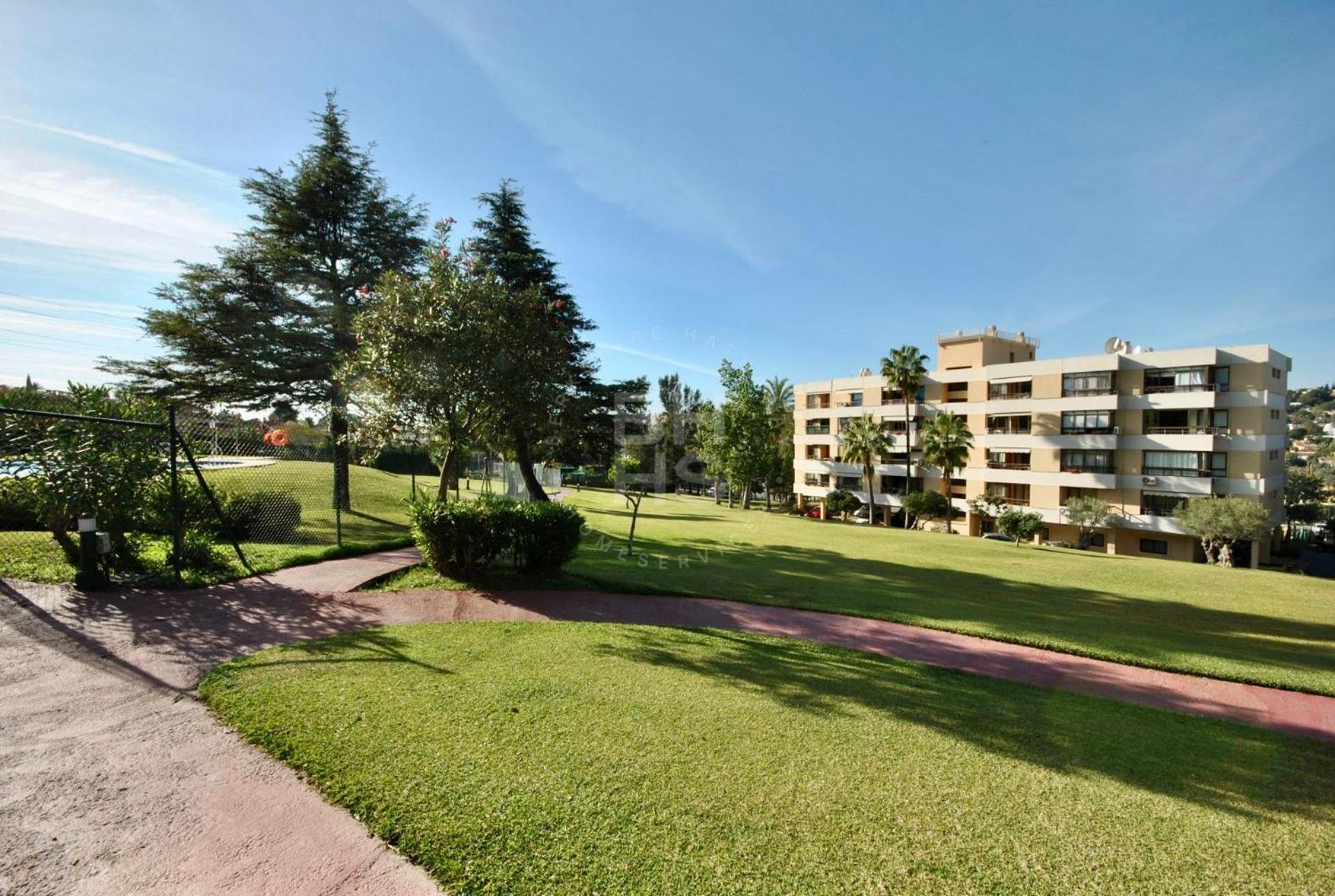 Torres De Aloha 2 Bdr Puerto Banus Apartment Marbella Exterior foto